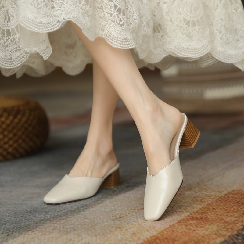 428 NO BOXH607=39=OFF WHITE=1890TK. STOCK-Box Heel BOXH607 - Image 1