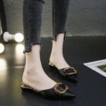 Luxurious texture for a chic look - Image 2