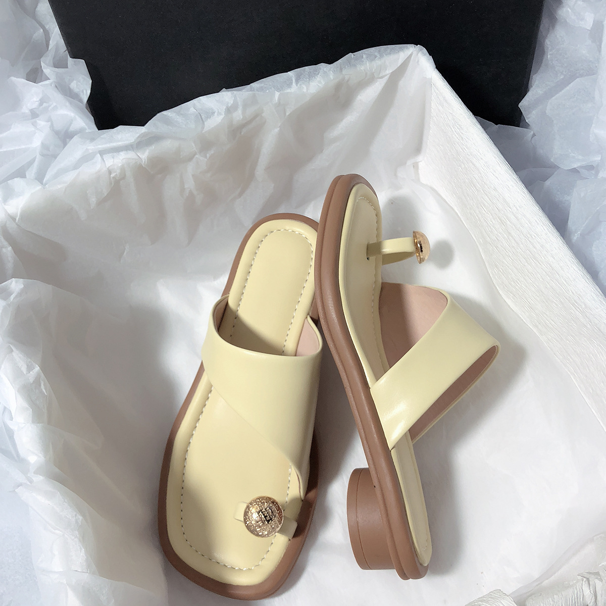 O1CN01HGw5xW2CxplHtAf5R_2215671098541-0-cib.jpg STOCK-Boxh Heel Boxh 754 - Image 1